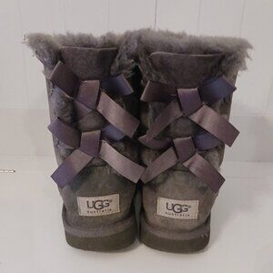 UGG Bailey Bow, gray, size 2 kids